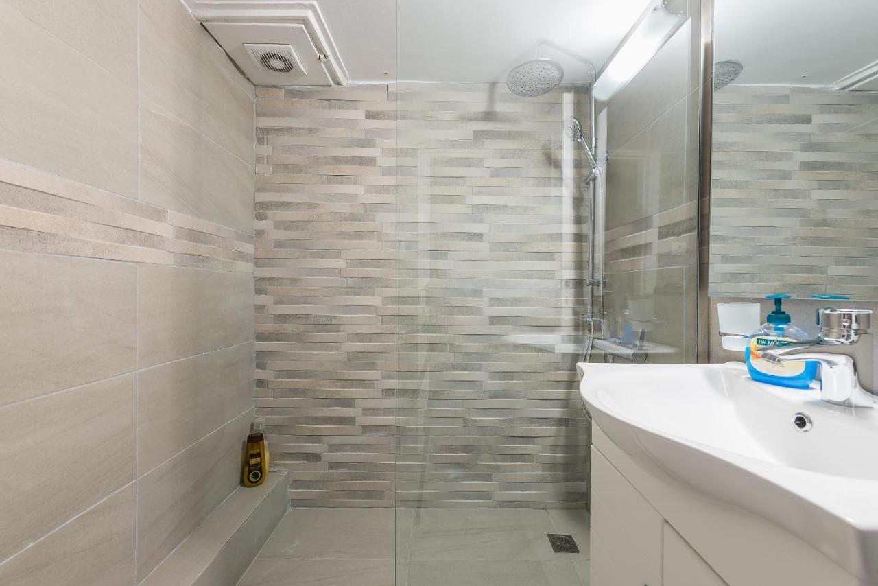 אתונה Cozy Apt By Near Acropolis Museum Walk Everywhere מראה חיצוני תמונה