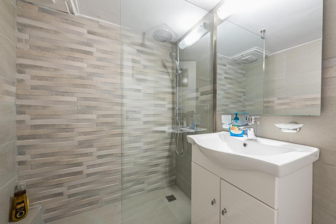 אתונה Cozy Apt By Near Acropolis Museum Walk Everywhere מראה חיצוני תמונה